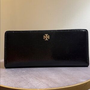 Tory Burch Black Patent Robinson Slim Wallet